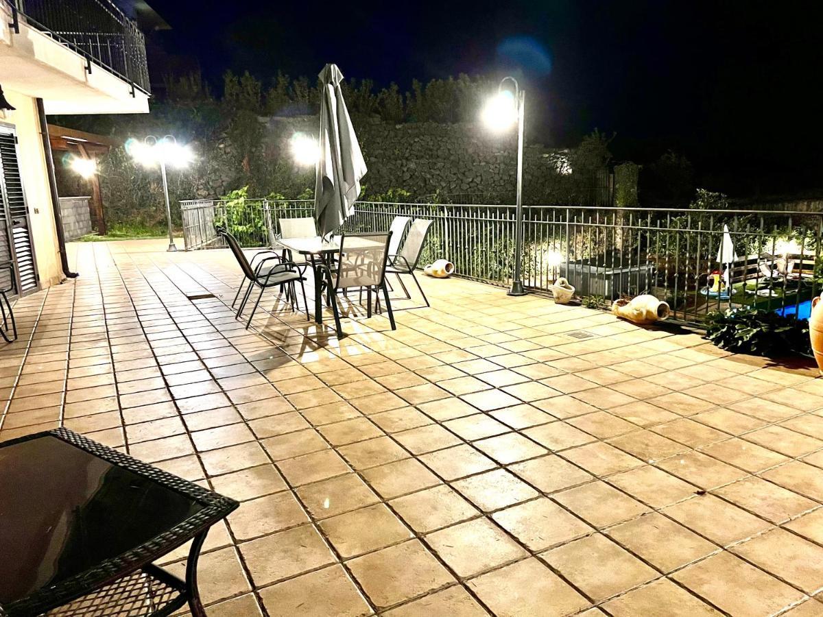 Villa Petra Sappa - Relax & Wellness อาชิเรอาเล ภายนอก รูปภาพ